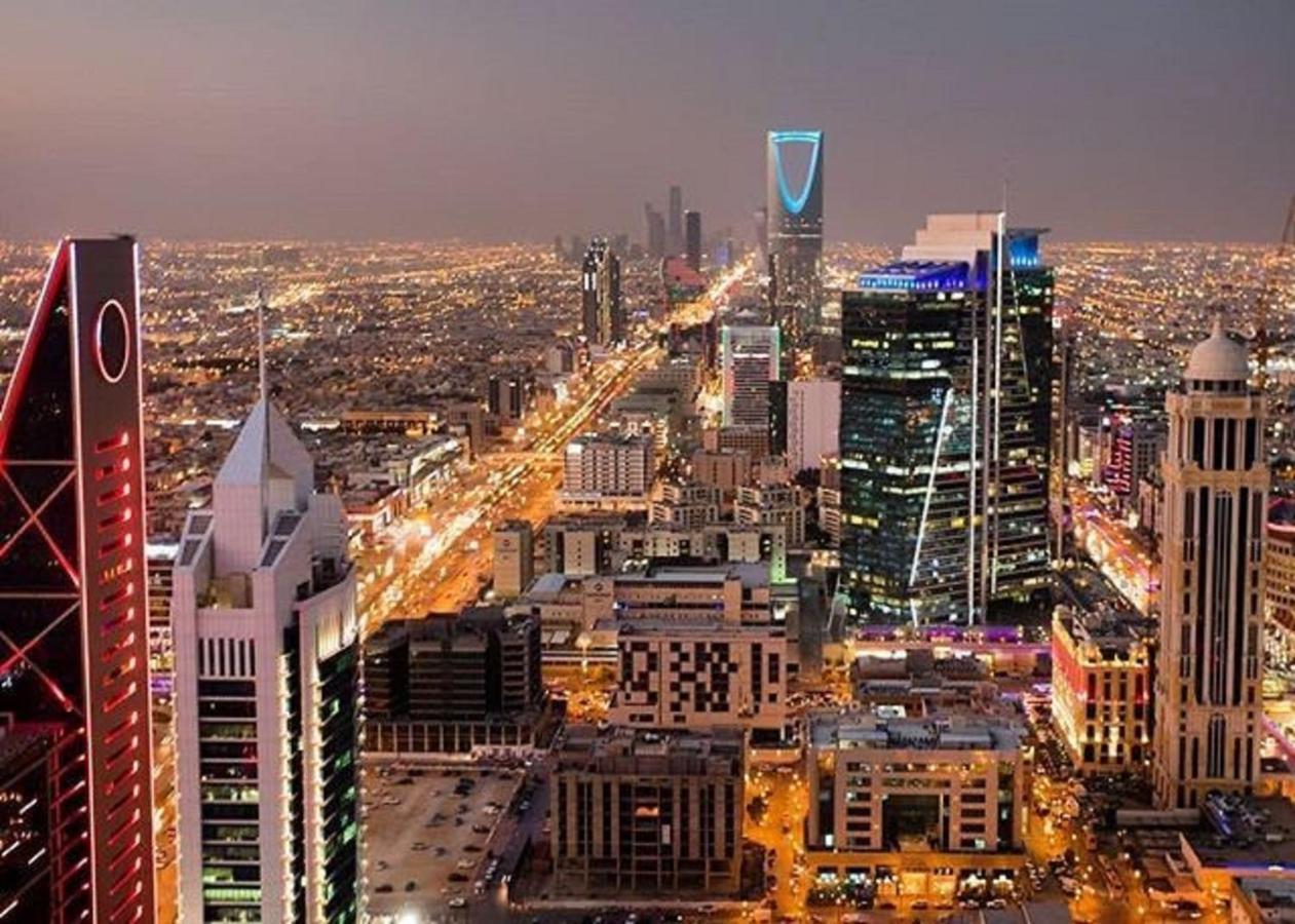 فندق هوليدي ان القصر الرياض المظهر الخارجي الصورة
